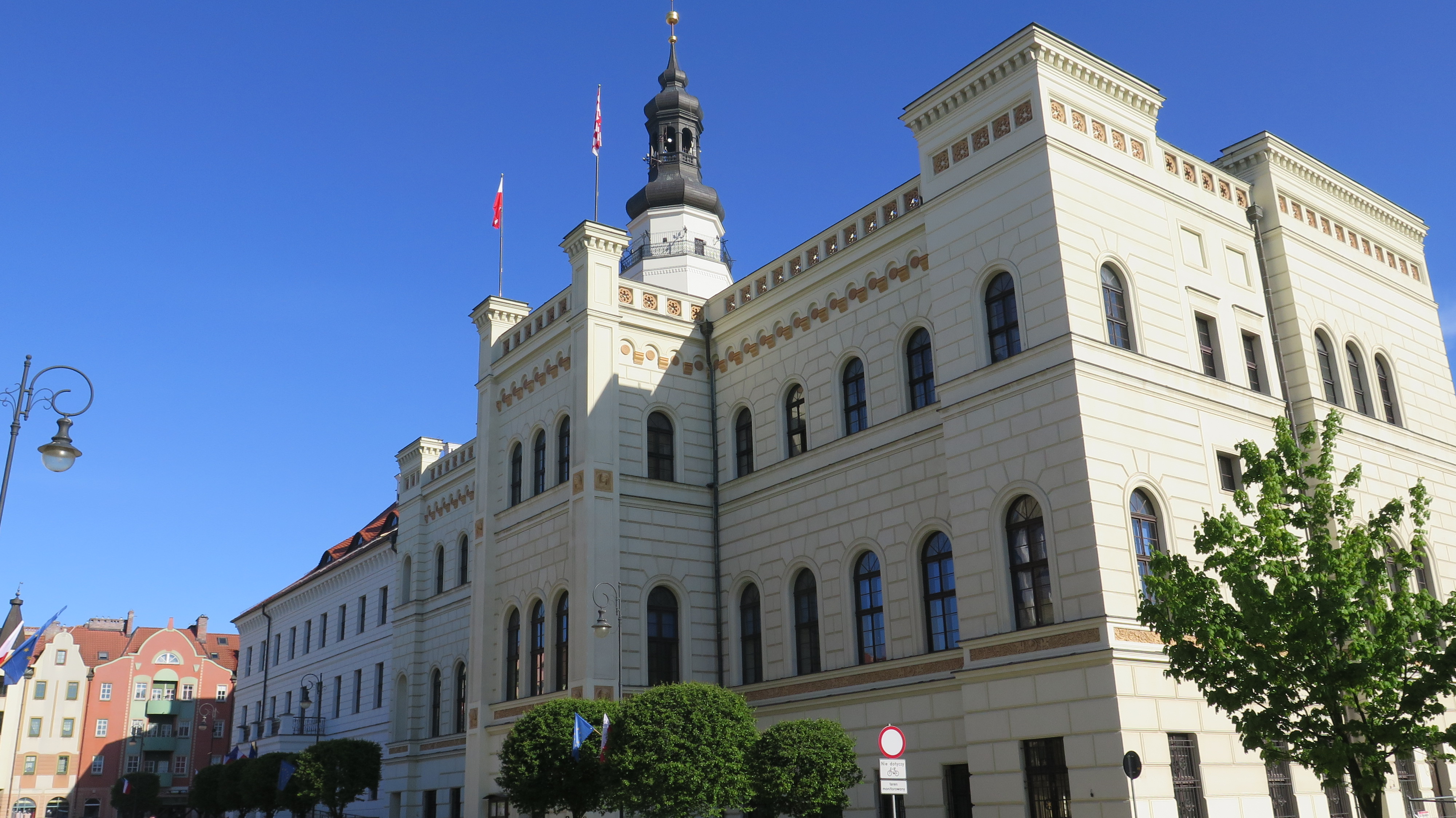 Ilustracja wprowadzenia: Informacja dla podatników podatku od nieruchomości osób fizycznych.